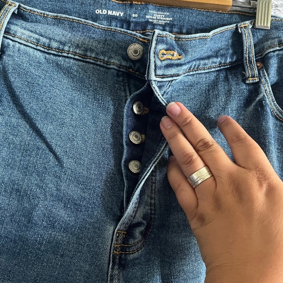 Old Navy Curvy High-Waisted Jeans - Picture 6 of 8